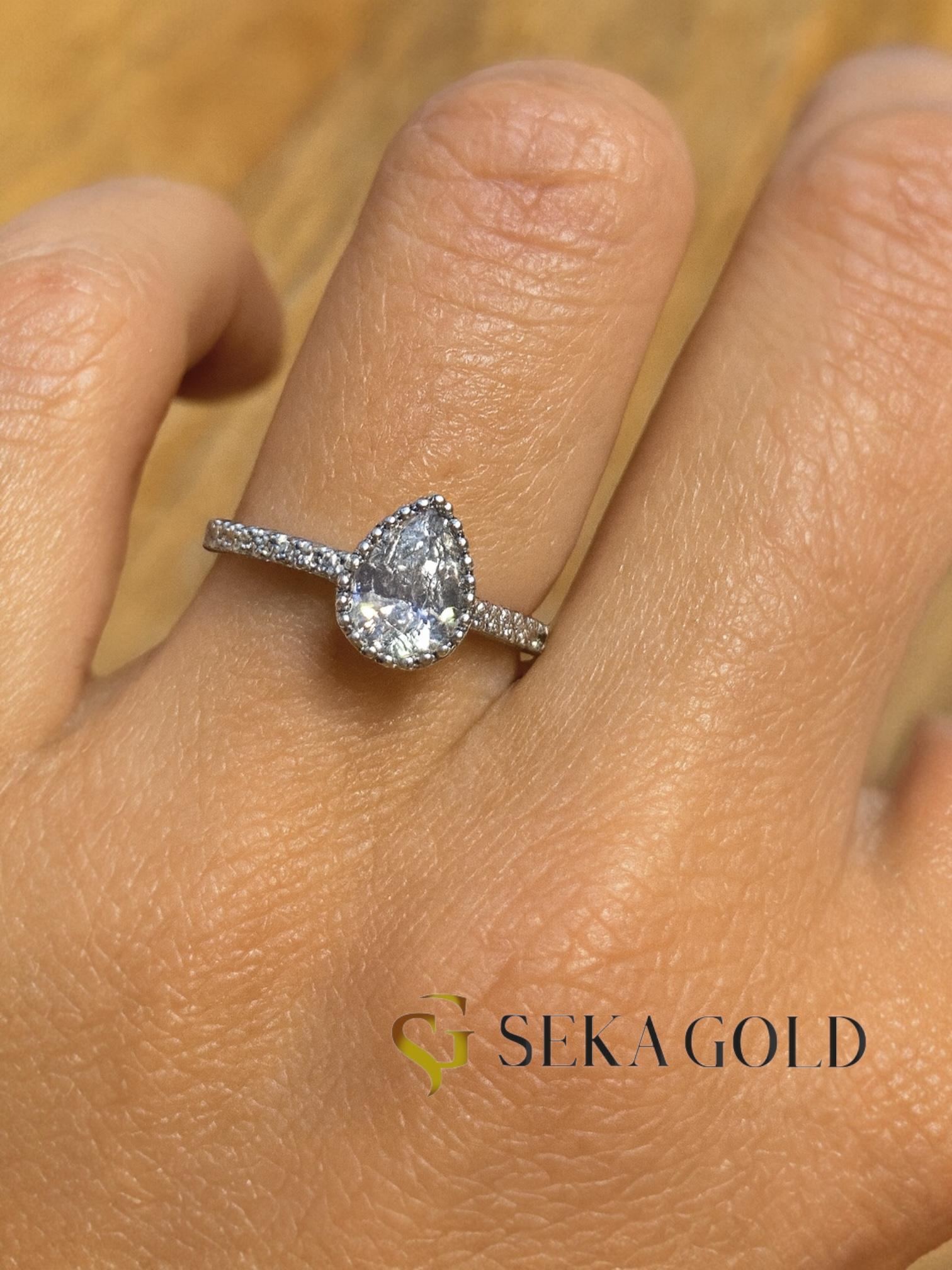 0dc96247-beed-4786-b378-c47c002bd1f7.jpg Tropfen Solitär Ring – 925er Sterlingsilber - Image 1