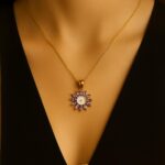 Sonnen-Halskette mit lila Glanz – 925er Sterlingsilber