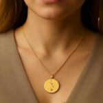 Collana medaglione con silhouette femminile e maschile – argento sterling 925